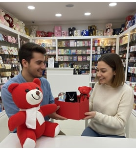 Sevgiliye Arkadaşa özel kırmızı kalpli hediye kutusu. Doğum günü Sevgililer günü Yıl Dönümü (Y.Kırmızı)
