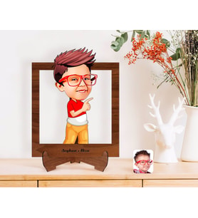 BK Gift Kişiye Özel Erkek Çocuk Karikatürlü Ahşap Standlı 3D Biblo-1 (Beyaz)