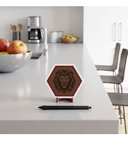 Hükümdar Duruşlu Aslan Temalı Modern Masaüstü Süsü Ev ve Ofisiniz İçin Şık ve Estetik Bir Dekorasyon Parçası 10x10 cm