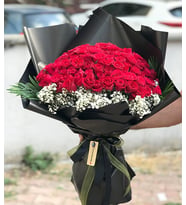 Buket Kağıdında 100 Kırmızı Gül