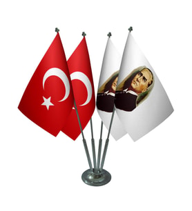 Masa Üstü Atatürk Bayrağı Türk Bayrağı Dörtlü Krom Direk Masa Bayrak Seti