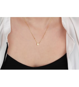 Glorria Gümüş 3 Boyutlu Minimalist M Harfi Kolye (Çok Renkli)