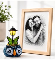 Kişiye Özel Karakalem Fotoğraflı Ahşap Çerçeve ve Baykuş Tasarımlı Masa Lambası