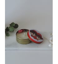 Simala Organik Doğal Vanilya Kokulu Soya Wax El Yapımı Hediyelik Kalp Resimli 60 Cc Metal Kutulu Mum