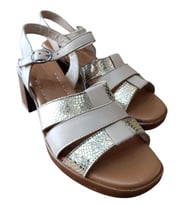 Castle Black 45204 Kadın Hakiki Deri Kalın Kısa Topuklu Comfort Sandalet (Bej)