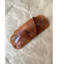 İsme Özel El Yapımı Hakiki Deri Gözlük Kılıfı (Camel)