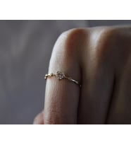 Altın Minimal Kalpli Taşlı Yüzük