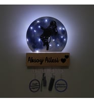 Lucenda Led Işıklı Pleksi Dolunay Kişiselleştirilebilir Dekoratif Biblo Space Astronot Anahtar Askılığı (Mavi)