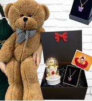 Büyük Boy Kahverengi Peluş Ayıcık ve Kelebek Kolyeli Fotoğraflı Hediye Kutusu - Premium Set (Model 1)
