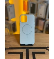 iPhone 13 Pro Max Uyumlu İçi Kadife Magsafe Destekli Premium Silikon Kılıf (Krem)