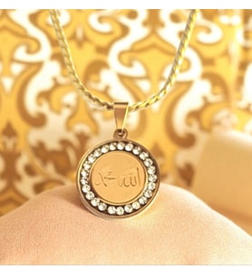 ALLAH Yazılı Zirkon Taşlı Çelik Kolye Ucu (Altın)