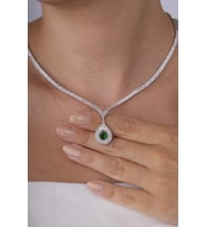 Gümüş Pazarım Hürrem Sultan Modeli Zümrüt Taşllı Damla Motifli 925 Ayar Gümüş Kolye
