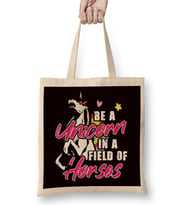 Be Unicorn In Field Of Horses Magic Fantasy Motivation Bez Çanta Uzun Saplı
