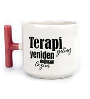 Terapi Yetmez Yeniden Doğmam Lazım Baskılı Kırmızı Kulplu T Kupa