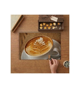 Latte Yaprak Desenli Kahve Tasarımı 240 parça Ahşap Puzzle Ahşap Kutuda MP01608