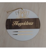 Lotus Desenli Hoşgeldiniz Yazılı Aynalı Pleksi Ahşap Kapı Süsü (Beyaz - Kahve)