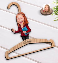 BK Gift Kişiye Özel Kadın Öğretmen Karikatürlü Standart Boy Ahşap Elbise Askısı-3