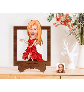 BK Gift Kişiye Özel Kadın Manken Karikatürlü Ahşap Standlı 3D Biblo-1 (Beyaz)