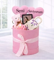Kişiye Özel Seni Seviyorum Tasarımlı Fotoğraflı,Pembe Mum,Ayıcık Anahtarlık Ve El Yapımı Fincan Seti