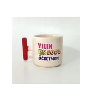 Yılın En Cool Öğretmen Baskılı Kırmızı Kulplu T Öğretmenler Günü Kupa