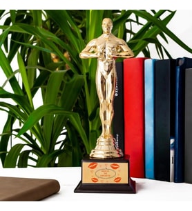 Yılın En İyi Öpücüğü Tasarımlı Hediye Oscar Ödülü