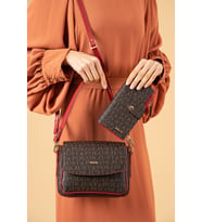 Orta Boy 3 Bölmeli Iki Askılı Kadın Omuz Çantası Ve Cüzdan Kombini 21 x 16 cm Mds20101-09 (STD)