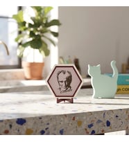 Anlamlı Atatürk Portreli Dekoratif Parça, Modern Yaşam Alanları İçin Estetik Dekorasyon 10x10 cm, Yavru Ağzı