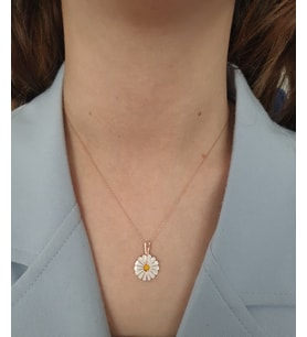 kişiye özel isim yazılabilen açılabilir papatya model bayan gümüş kolye (Rose)