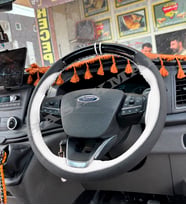 Ford Puma Dikme Direksiyon Kılıfı Parlak Siyah Beyaz Detaylı Beyaz Çift Yüzük ve Dikiş 2020-2026