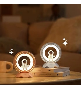 Astranot Tasarımlı Masa Lambası, Yatak Odası İçin Yaratıcı Çocuk Astronot LED Işık,