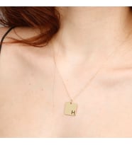 Kare Uçlu Kişiye Özel Harf Kolye 18K Altın Kaplama 925 Ayar Gümüş (Gold)
