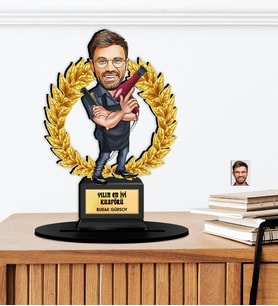 Kişiye Özel Karikatürlü Yılın Kuaförü Ahşap Oscar - Masaüstü Biblo