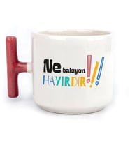 Ne Bakıyon Hayırdır Baskılı Kırmızı Kulplu T Kupa