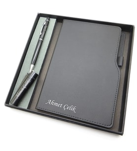 Signator® Codex  N173 Kişiye Özel Defterli Set - İsme Özel Siyah Kalem + İsme Özel Siyah Defter + İsme Özel Siyah Çakmak  İsme Özel Kutusunda Hediyelik Set (Karışık)