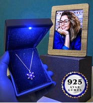 Fotoğraflı ve Premium Işıklı Kutusunda 925 Ayar Gümüş Lotus Çiçeği Kolyesi
