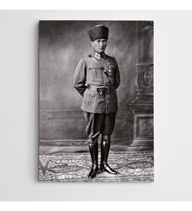 Atatürk Askeri Üniforma İle Kanvas Tablo