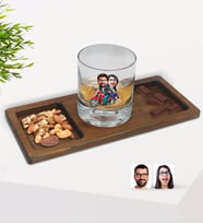 BK Gift Kişiye Özel Sevgililer Karikatürlü Viski Bardağı ve Doğal Masif Ahşap Dikdörtgen Sunum Tabağı Çerezlik Hediye Seti-97