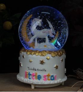 Püskürtmeli Kar Küre Müzikli Işıklı Unicorn Model Büyük Boy Sevgiliye Hediye