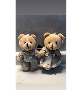 Sevimli Elbiseli Tulumlu Ayıcık Peluş Oyuncak Anahtarlık Uyku Arkadaşı Hediyelik 12 CM Sevgiliye Eşe (Çok Renkli)