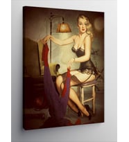 Kanvas Tablo Çamaşır Yıkayan Pin Up Kadın