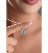 925 Ayar Gümüş Rodyum Kaplama Üçgen Opal Taşlı Zirkon Taş Figürlü Kolye