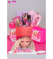 DEKOMUS ÖZEL KUTULU LİSANSLI BARBIE MATARA,BESLENME ÖRTÜSÜ,BESLENME KABI,TÜYLÜ GEÇMELİ KURŞUN KALEM,SİLGİ,KALEMTRAŞ,KUMBARA "FULL" HOBİ KIRTASİYE SETİ