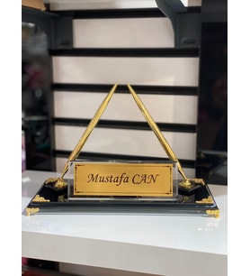 KALEMLİ ŞIK TASARIMLI MASA İSİMLİĞİ
