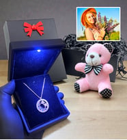 Kişiye Özel Fotoğraflı ve Işıklı Kutuda 925 Ayar Gümüş Kolye Peluş Anahtarlık Hediyeli (Model 2)