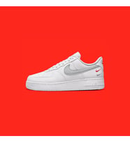 NİKE AİR FORCE 1'07 TRİPLE SWOOSH