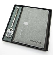 Signator® Codex  N118 Kişiye Özel Defterli Set - İsme Özel Gri Kalem + İsme Özel Gri Defter + İsme Özel Anahtarlık  İsme Özel Kutusunda Hediyelik Set (Karışık)