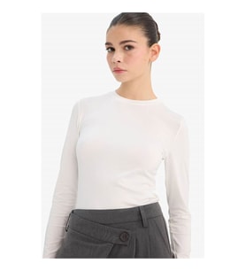 Defacto Fitted Basic Kırık Beyaz Kadın T-Shirt D0199AX/WT32