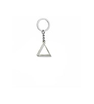 Üçgen Çerçeve Figürlü Anahtarlık – Minimal Geometrik Metal Unisex Aksesuar