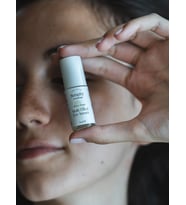 Göz altı - torba ve morluk - koyu halka karşıtı - Göz çevresi aydınlatıcı roll-on  Multi Effect Eye Serum - 5ml - %100 Pure