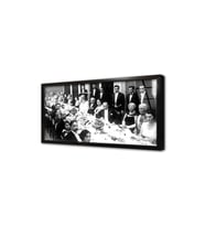Atatürk Yemek Masasında Çerçeveli Cam Tablo